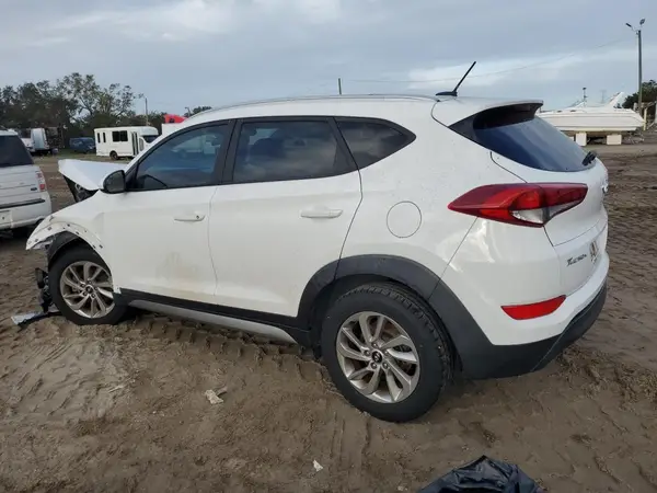 KM8J33A45HU267763 2017 HYUNDAI TUCSON - Image 2