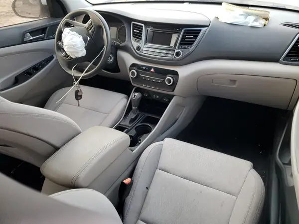 KM8J33A45HU267763 2017 HYUNDAI TUCSON - Image 8