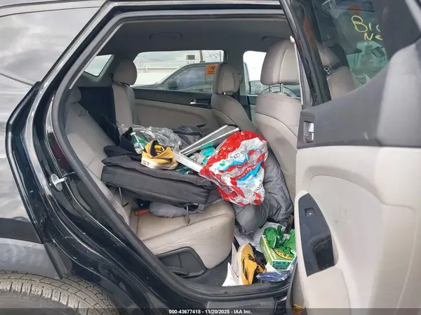 KM8J33A45HU273319 2017 HYUNDAI TUCSON - Image 8