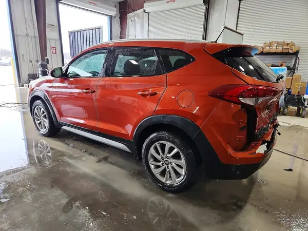 KM8J33A45HU273630 2017 HYUNDAI TUCSON - Image 2