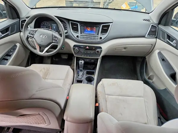 KM8J33A45HU280190 2017 HYUNDAI TUCSON - Image 8