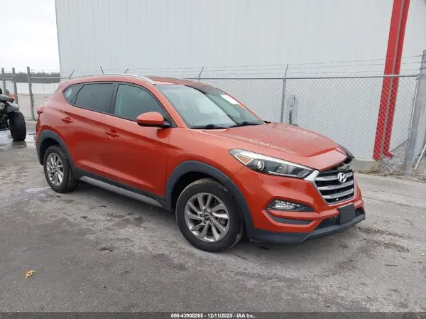 KM8J33A45HU300910 2017 HYUNDAI TUCSON - Image 1