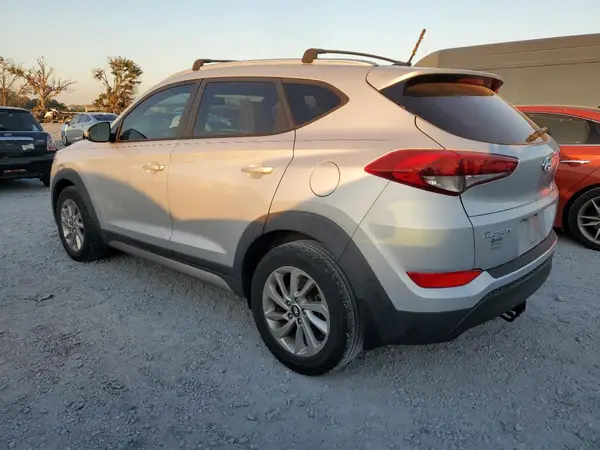 KM8J33A45HU313611 2017 HYUNDAI TUCSON - Image 2