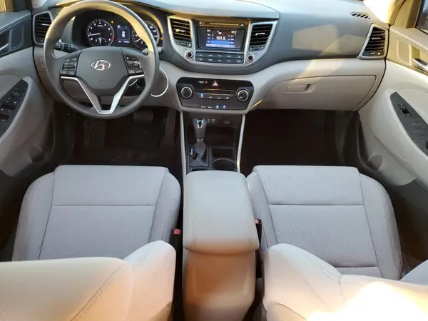 KM8J33A45HU313611 2017 HYUNDAI TUCSON - Image 8