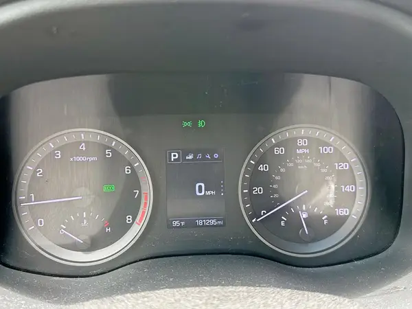 KM8J33A45HU322521 2017 HYUNDAI TUCSON - Image 8