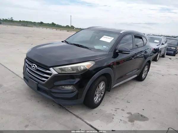 KM8J33A45HU365658 2017 HYUNDAI TUCSON - Image 2