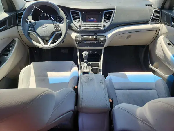 KM8J33A45HU375199 2017 HYUNDAI TUCSON - Image 8