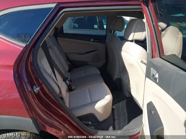 KM8J33A45HU391175 2017 HYUNDAI TUCSON - Image 8