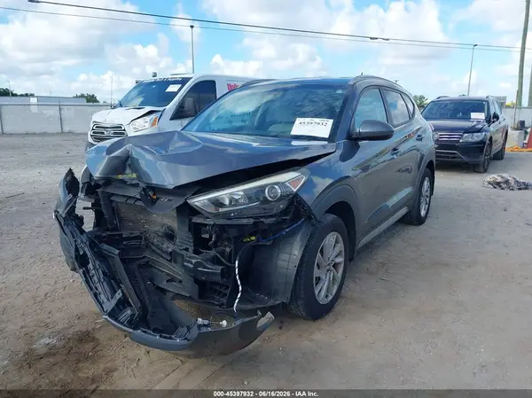 KM8J33A45HU391290 2017 HYUNDAI TUCSON - Image 2