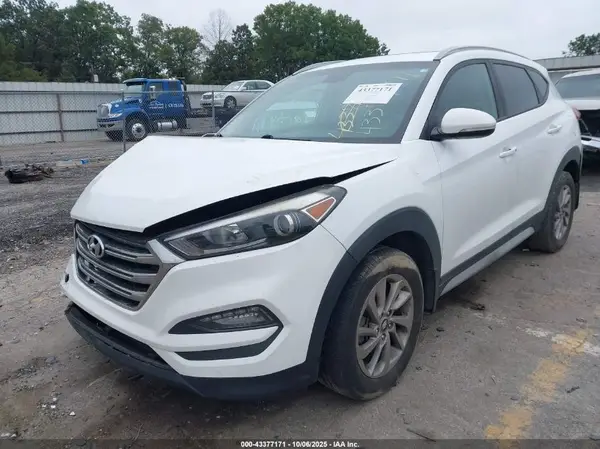 KM8J33A45HU394397 2017 HYUNDAI TUCSON - Image 2