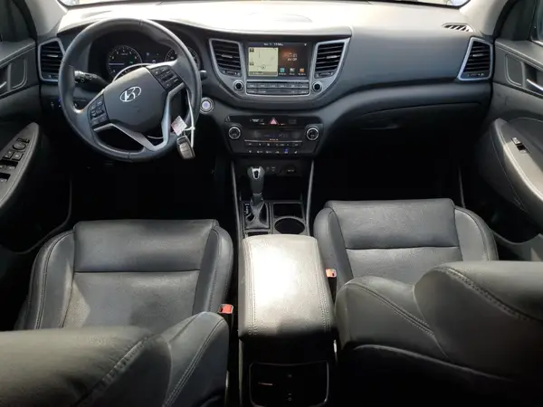 KM8J33A45HU394691 2017 HYUNDAI TUCSON - Image 8