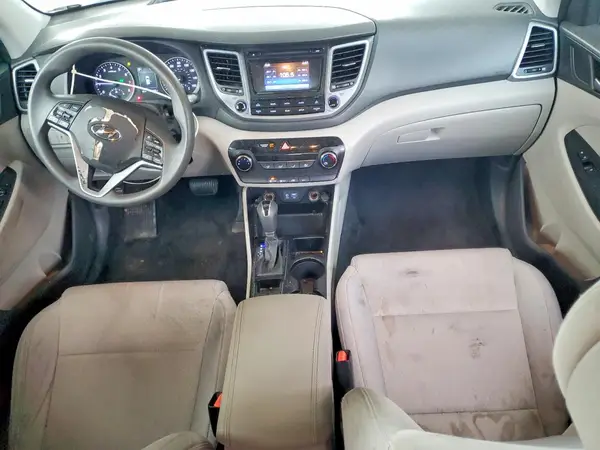KM8J33A45HU400702 2017 HYUNDAI TUCSON - Image 8
