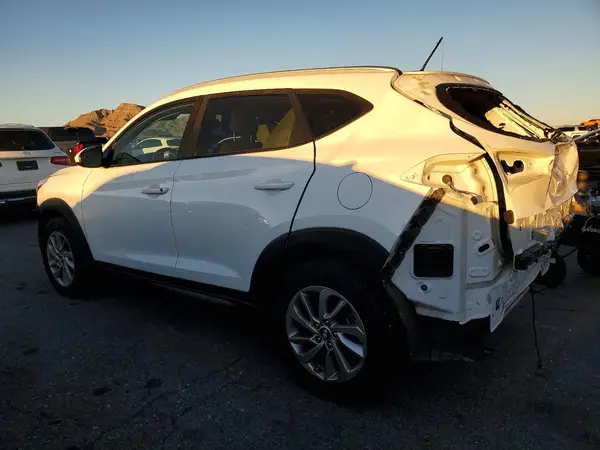 KM8J33A45HU401882 2017 HYUNDAI TUCSON - Image 2