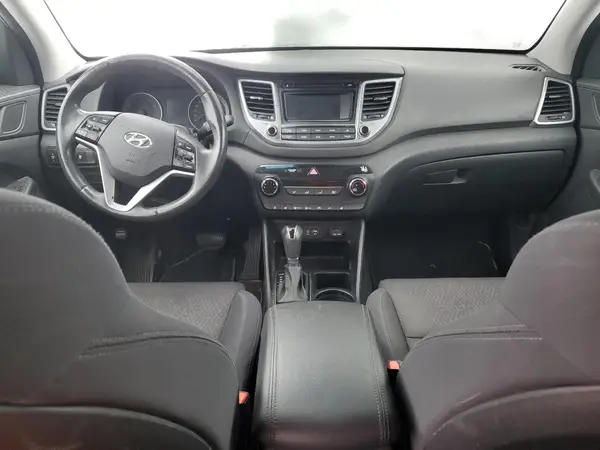 KM8J33A45HU404040 2017 HYUNDAI TUCSON - Image 8