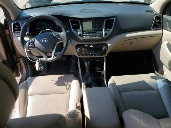 KM8J33A45HU412896 2017 HYUNDAI TUCSON - Image 8