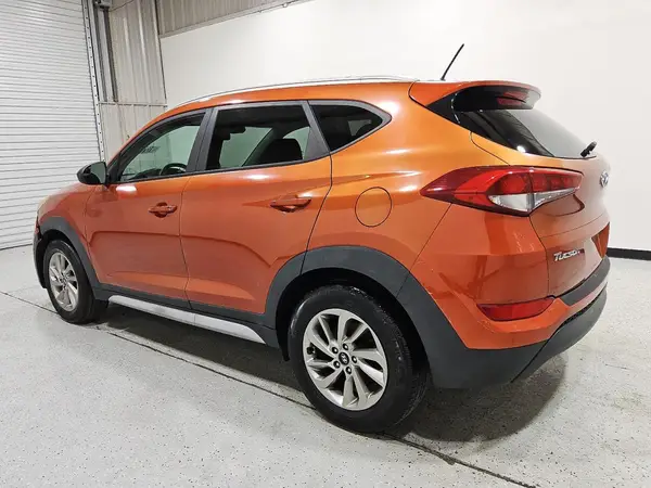 KM8J33A45HU417502 2017 HYUNDAI TUCSON - Image 2