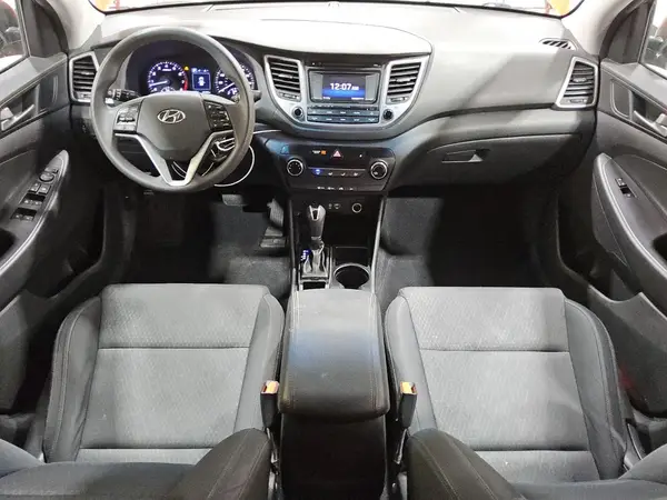 KM8J33A45HU417502 2017 HYUNDAI TUCSON - Image 8
