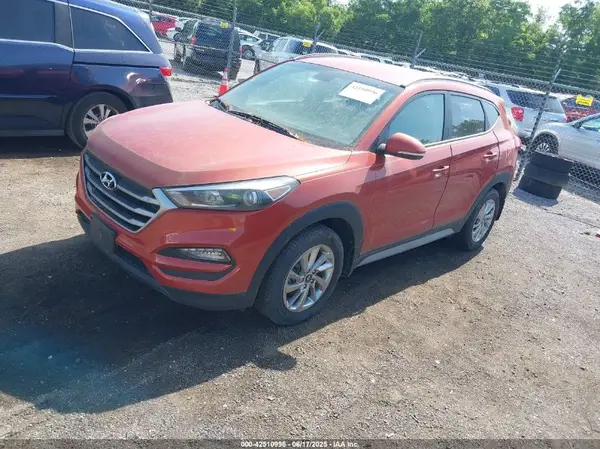 KM8J33A45HU419721 2017 HYUNDAI TUCSON - Image 2