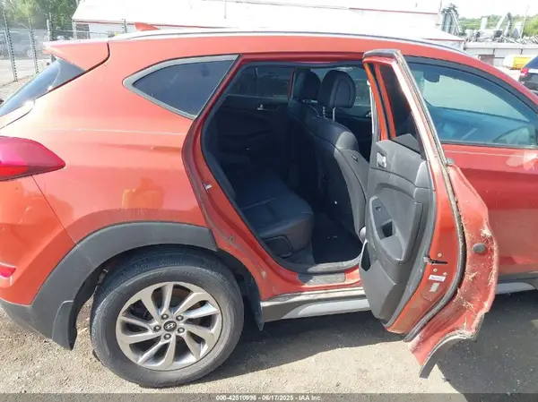 KM8J33A45HU419721 2017 HYUNDAI TUCSON - Image 8