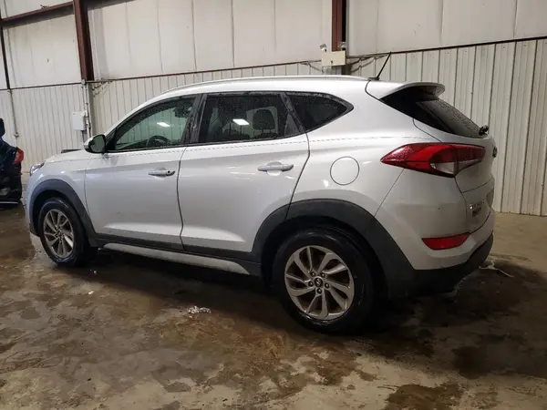 KM8J33A45HU434946 2017 HYUNDAI TUCSON - Image 2