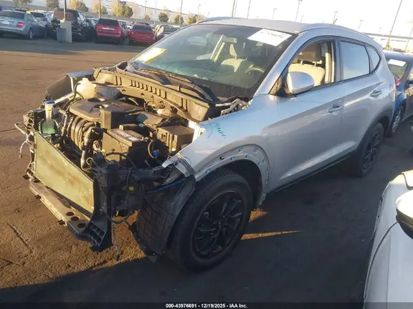 KM8J33A45HU440861 2017 HYUNDAI TUCSON - Image 2