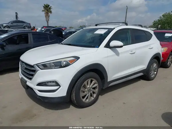 KM8J33A45HU446594 2017 HYUNDAI TUCSON - Image 2