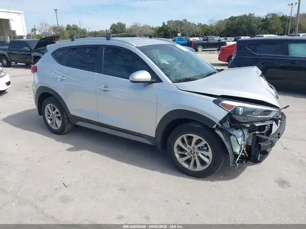 KM8J33A45HU455943 2017 HYUNDAI TUCSON - Image 1