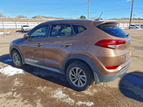 KM8J33A45HU459927 2017 HYUNDAI TUCSON - Image 2