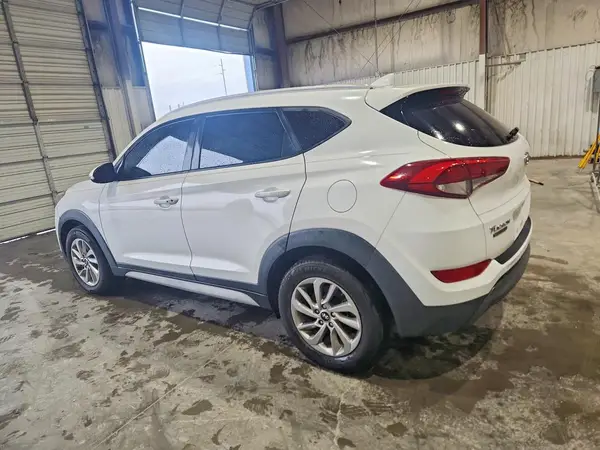 KM8J33A45HU500296 2017 HYUNDAI TUCSON - Image 2