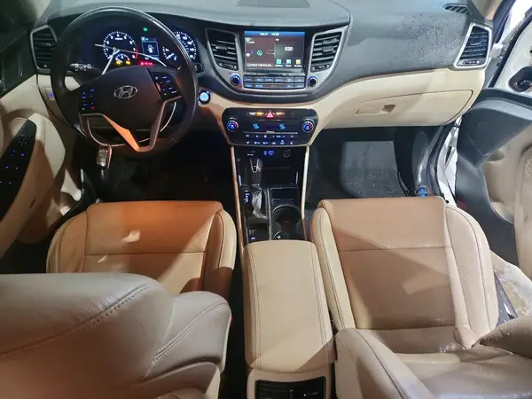 KM8J33A45HU500296 2017 HYUNDAI TUCSON - Image 8