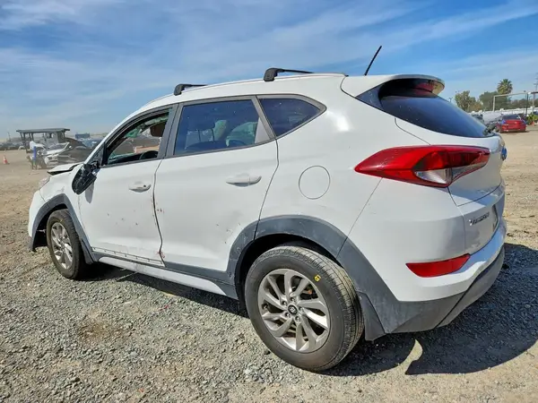 KM8J33A45HU504820 2017 HYUNDAI TUCSON - Image 2