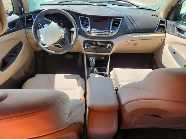 KM8J33A45HU504820 2017 HYUNDAI TUCSON - Image 8