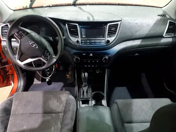 KM8J33A45HU521889 2017 HYUNDAI TUCSON - Image 8