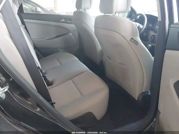 KM8J33A45HU567092 2017 HYUNDAI TUCSON - Image 8