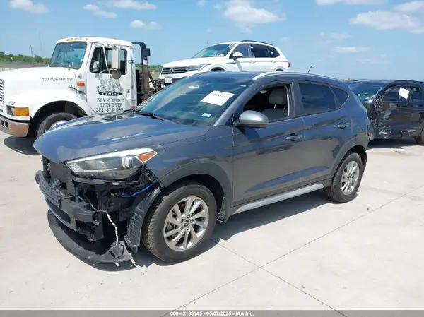 KM8J33A45HU588735 2017 HYUNDAI TUCSON - Image 2