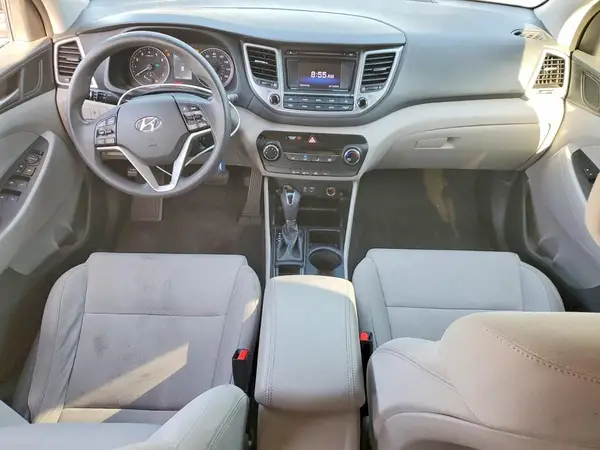 KM8J33A45HU588783 2017 HYUNDAI TUCSON - Image 8