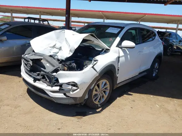 KM8J33A45HU592493 2017 HYUNDAI TUCSON - Image 2