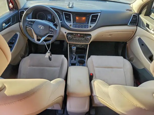 KM8J33A45HU596303 2017 HYUNDAI TUCSON - Image 8
