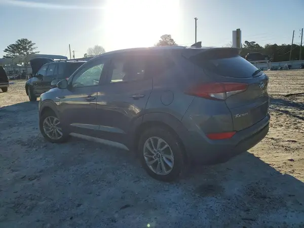 KM8J33A45JU624199 2018 HYUNDAI TUCSON - Image 2