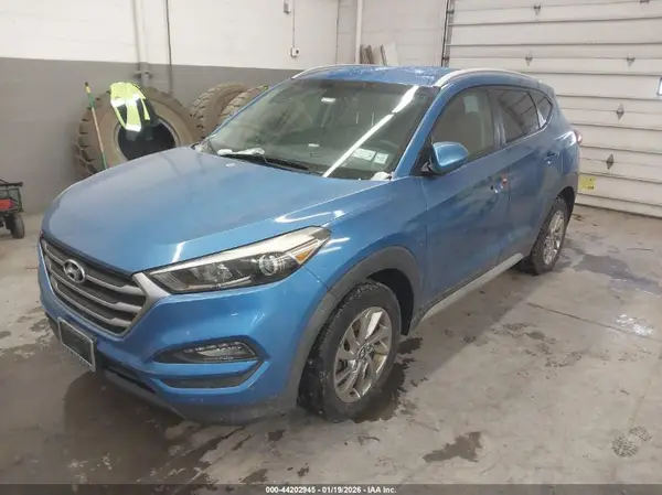 KM8J33A45JU625899 2018 HYUNDAI TUCSON - Image 2
