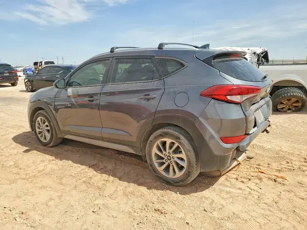 KM8J33A45JU635557 2018 HYUNDAI TUCSON - Image 2