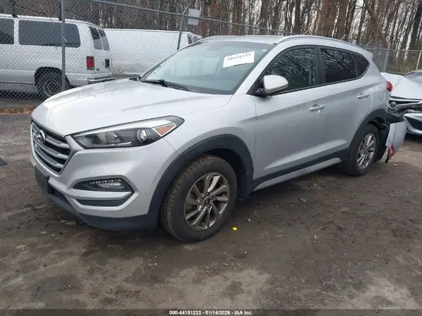 KM8J33A45JU639494 2018 HYUNDAI TUCSON - Image 2