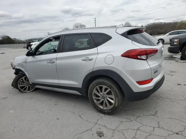KM8J33A45JU643058 2018 HYUNDAI TUCSON - Image 2