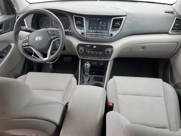 KM8J33A45JU643058 2018 HYUNDAI TUCSON - Image 8