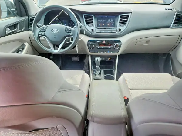 KM8J33A45JU645179 2018 HYUNDAI TUCSON - Image 8