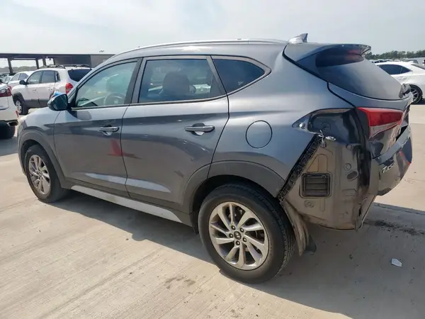 KM8J33A45JU654304 2018 HYUNDAI TUCSON - Image 2