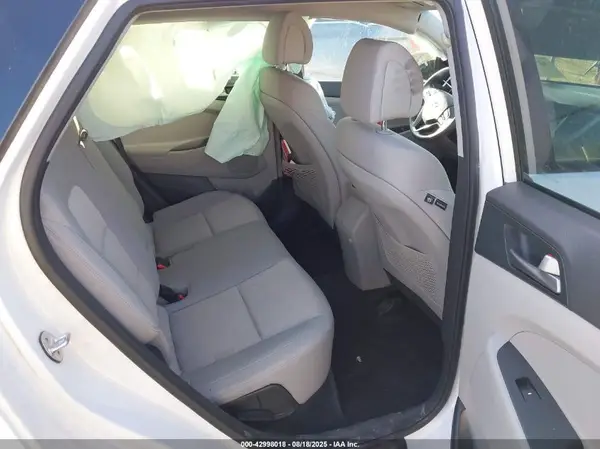 KM8J33A45JU657171 2018 HYUNDAI TUCSON - Image 8