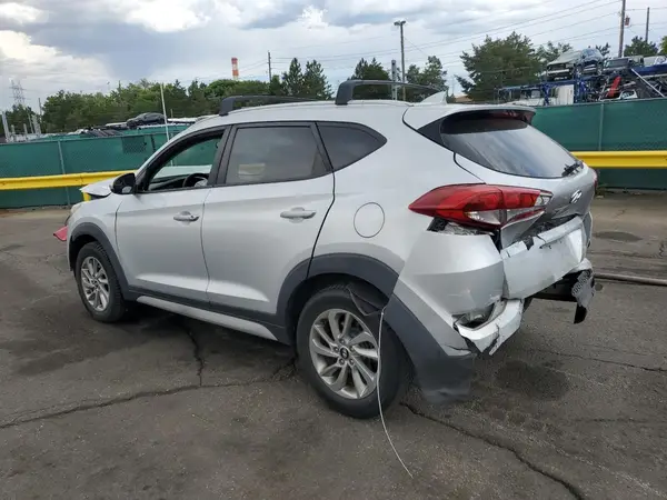 KM8J33A45JU662628 2018 HYUNDAI TUCSON - Image 2