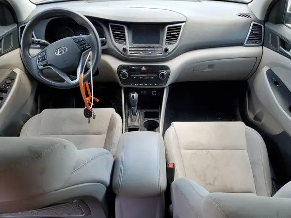 KM8J33A45JU663603 2018 HYUNDAI TUCSON - Image 8