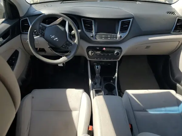 KM8J33A45JU668459 2018 HYUNDAI TUCSON - Image 8